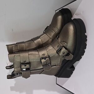 (New) Guess Valicia2 Women's Metallic Buckle Boots Size 5.5M